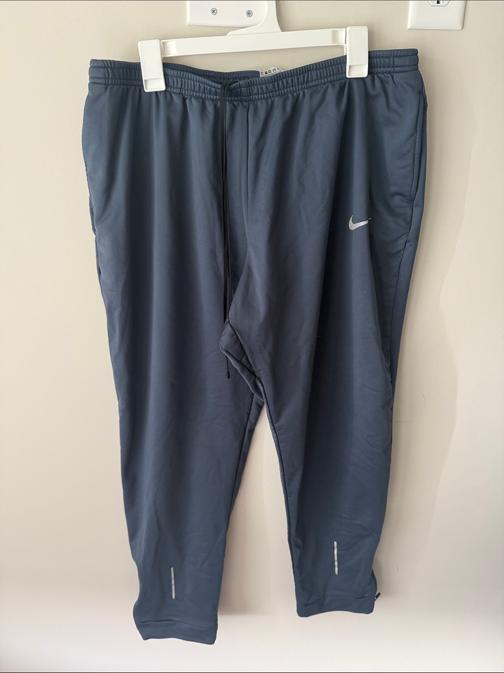 Nike Men’s Slate Grey Dri-FIT Joggers with Reflective Swoosh XXL